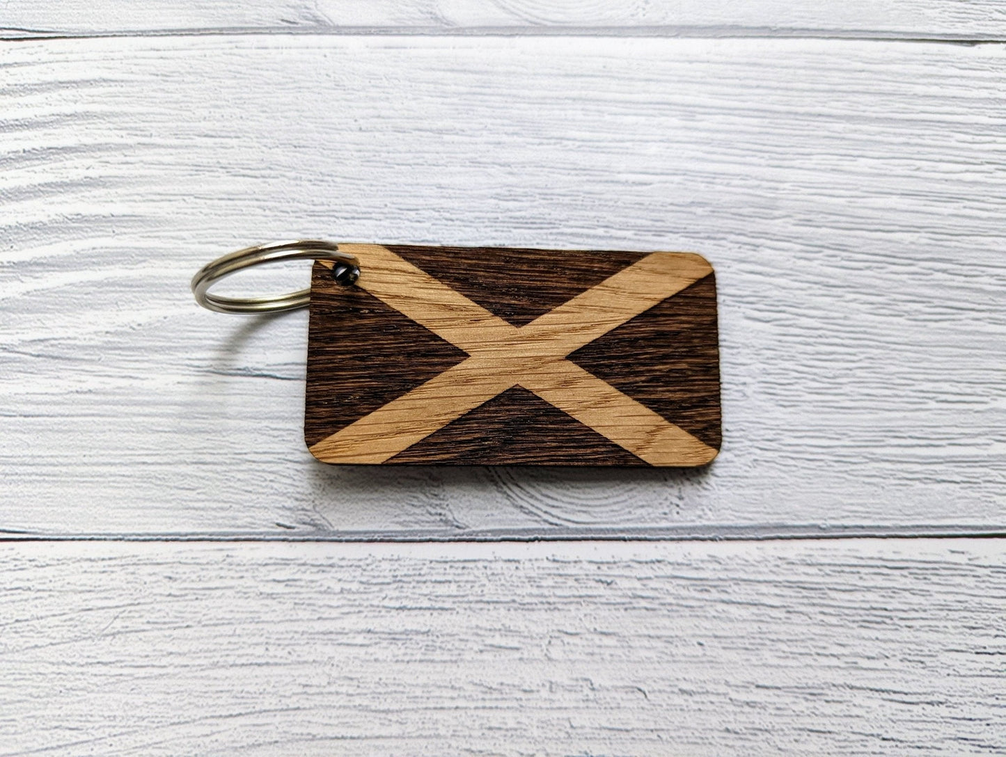 Scottish Saltire Flag Oak Keyring – Handcrafted & Eco-Friendly